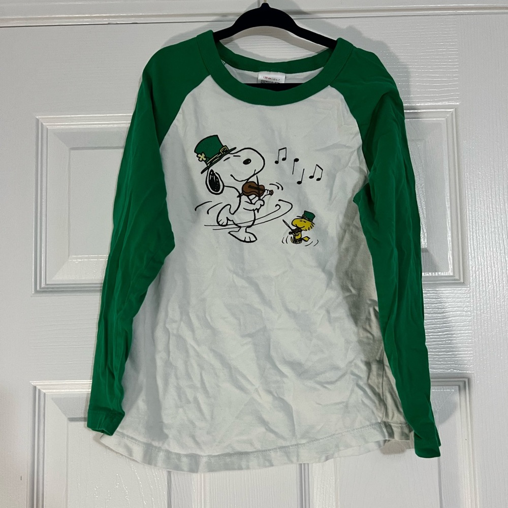 Boys Hanna Andersson size 6/7 Peanuts St. Pats shirt